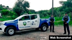 Agentes de seguridad hondureños detuvieron a los cubanos que viajaban rumbo a EEUU a través de las fronteras de Centroamérica. (Captura de pantalla/La Tribuna)