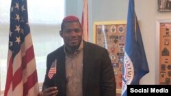 El pelotero cubano de Grandes Ligas Yasiel Puig tras hacerse ciudadano americano el miércoles 14 de agosto de 2019. (Twitter).