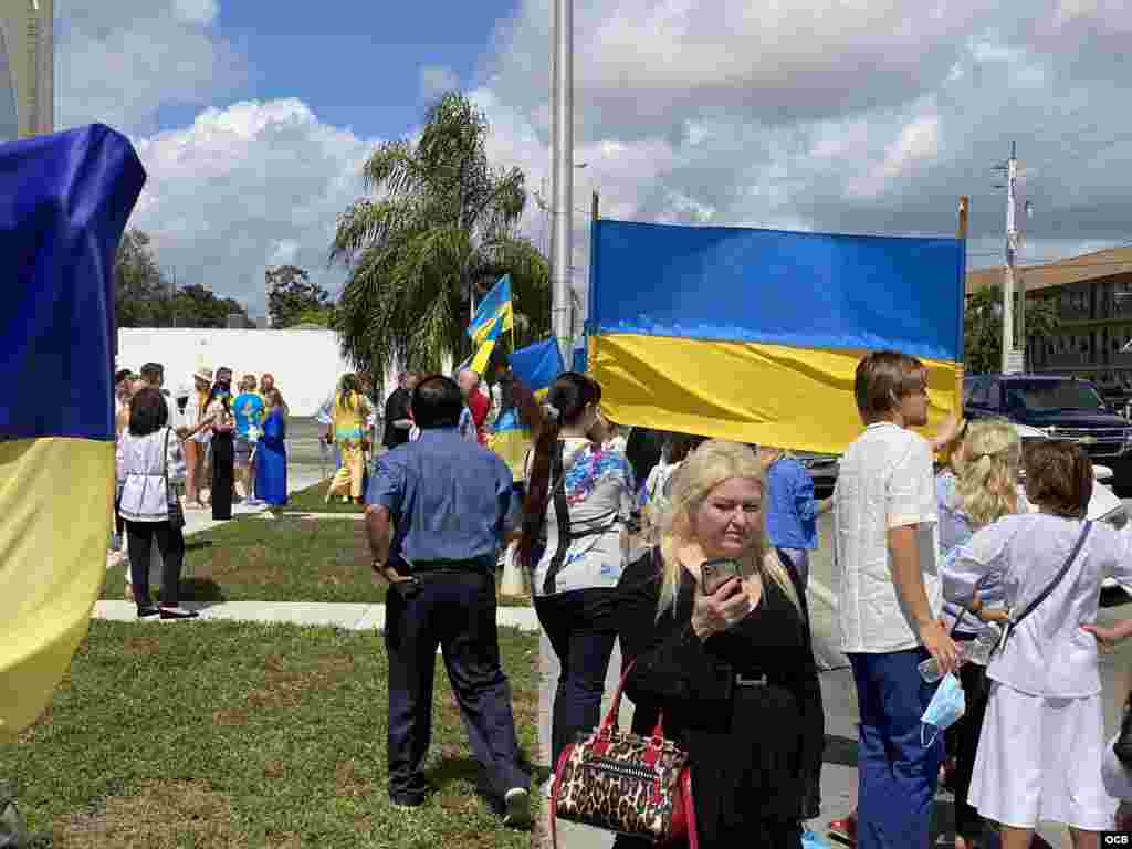 Ucranianos en manifestaci&#243;n en Miami. 