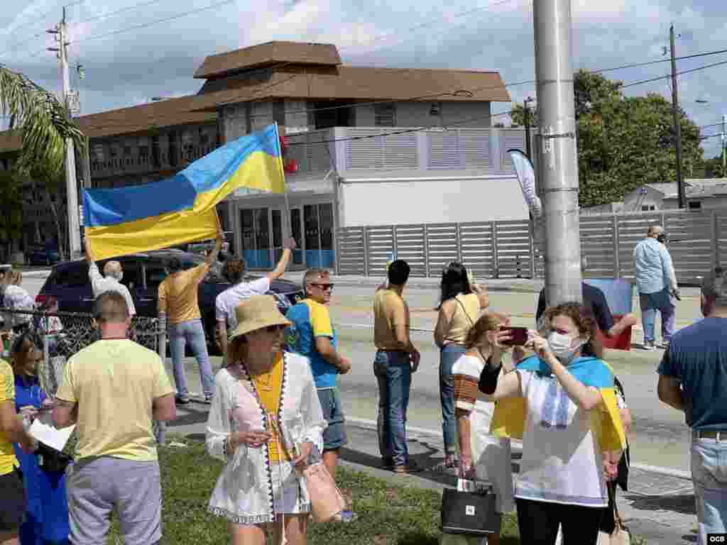 Manifestaci&#243;n en Miami a favor de Ucrania y contra la invasi&#243;n rusa.