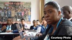 Cubanos en seminarios en Perú.