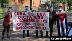 Protesta de cubanos en Paraguay.