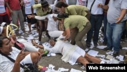 Arresto a Damas de Blanco en Cuba. (Archivo)