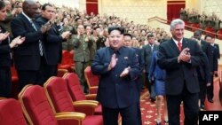 Kim Jong-Un y el vicepresidente de Cuba Miguel Diaz-Canel.