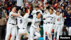 Japón celebra la victoria ante México en el LoanDepot Park. Sam Navarro-USA TODAY Sports/ Via Reuters. 