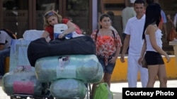 Cubanoamericanos en el Aeropuerto Internacional José Martí de La Habana.