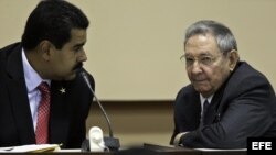 Raúl Castro y Nicolás Maduro.