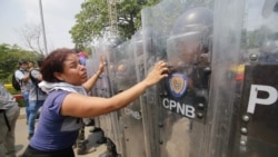 Gobierno de Maduro acosa a venezolanos que apoyaron ingreso de ayuda humanitaria