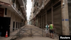 Un barrio de La Habana cerrado por brote de coronavirus. REUTERS/Alexandre Meneghini