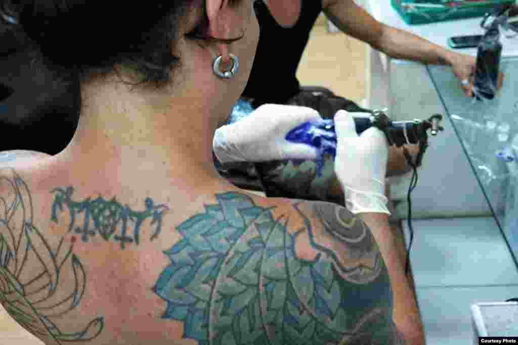 Tatuajes en Cuba Foto Dos Mundos