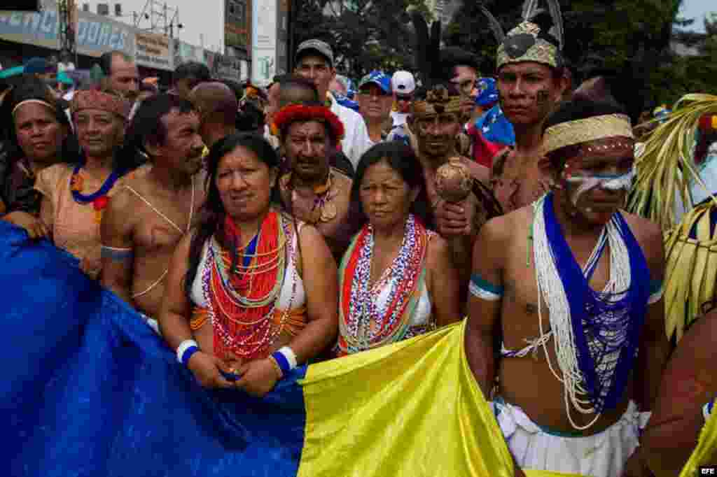 Tribus indias contra Maduro en "Toma de Caracas".