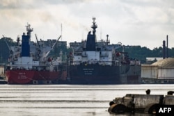 El petrolero mexicano Bicentenario en la refinería Ñico López en La Habana el 8 de junio de 2023. YAMIL LAGE / AFP