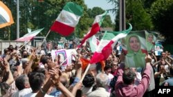 Opositores al Ayatola Homenei en Irán durante una manifestación de protesta