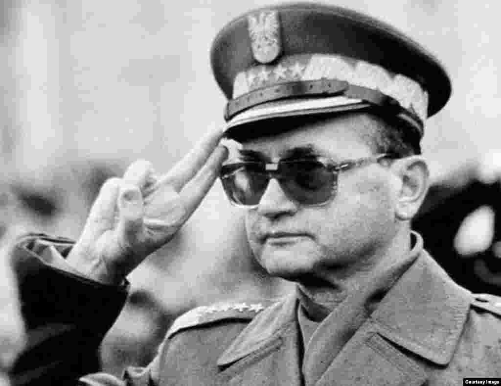 Wojciech Jaruzelski (1923-2014): General y presidente de Polonia. Tras el autogolpe de diciembre de 1981 implantó la ley marcial y llevó a cabo una dura represión contra la oposición. El balance fue de cientos de muertos, 10.000 detenidos y miles de exiliados. Estuvo en el poder hasta 1989.