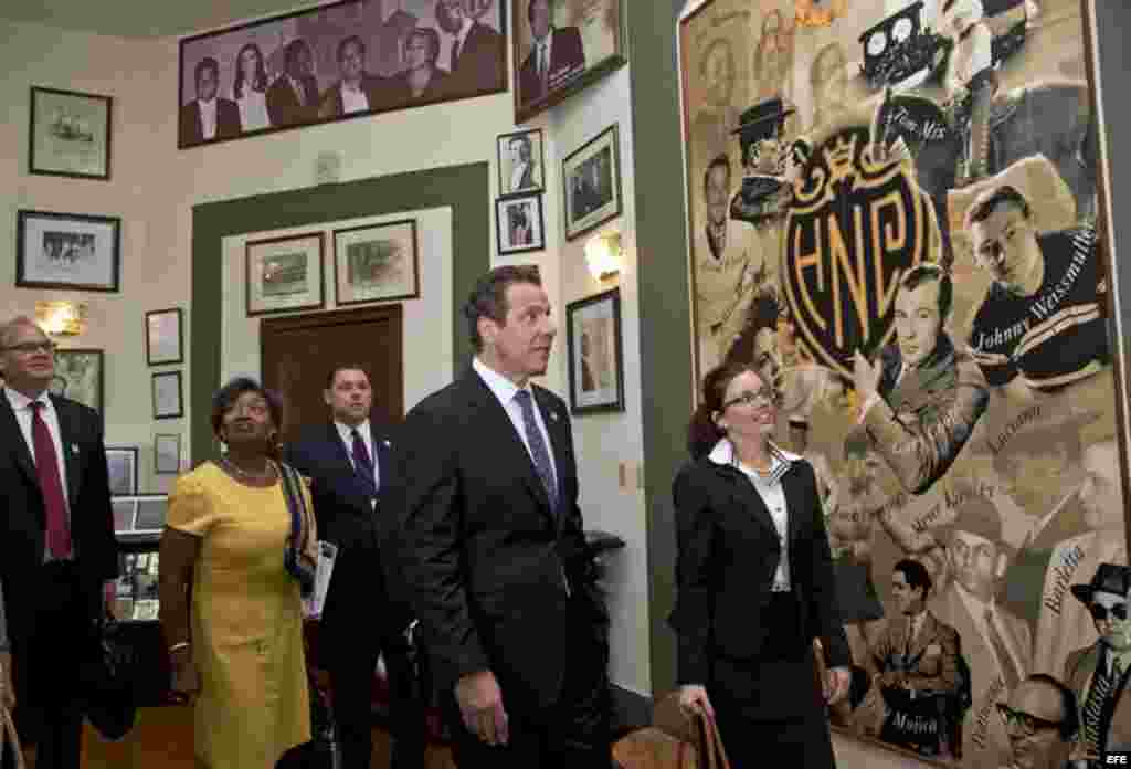 Andrew Cuomo visita el Hall de la Fama