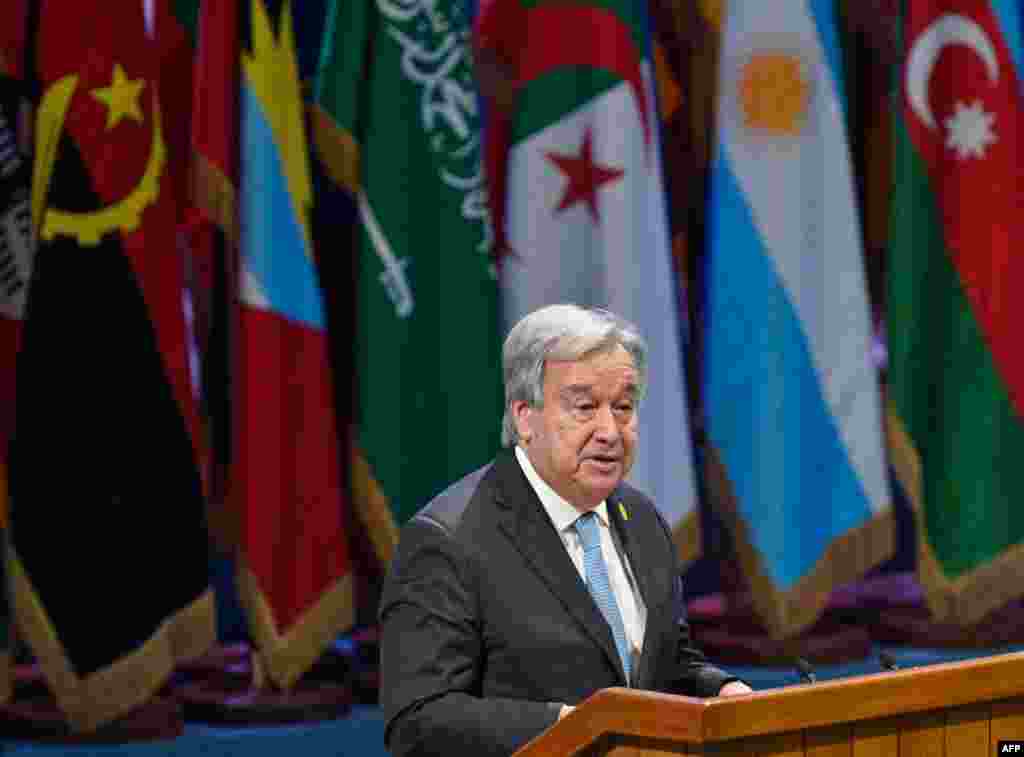 Al intervenir en la sesión inaugural de la Cumbre del Grupo de los 77 y China,&nbsp; António Guterres, dijo que&nbsp;&ldquo;el mundo le está fallando a los países en desarrollo&quot;&nbsp;(Photo by ADALBERTO ROQUE / AFP)