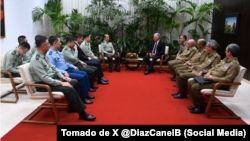 La reunión bilateral entre militares de Cuba y China estuvo presidida por el general He Weidong y Miguel Díaz-Canel.